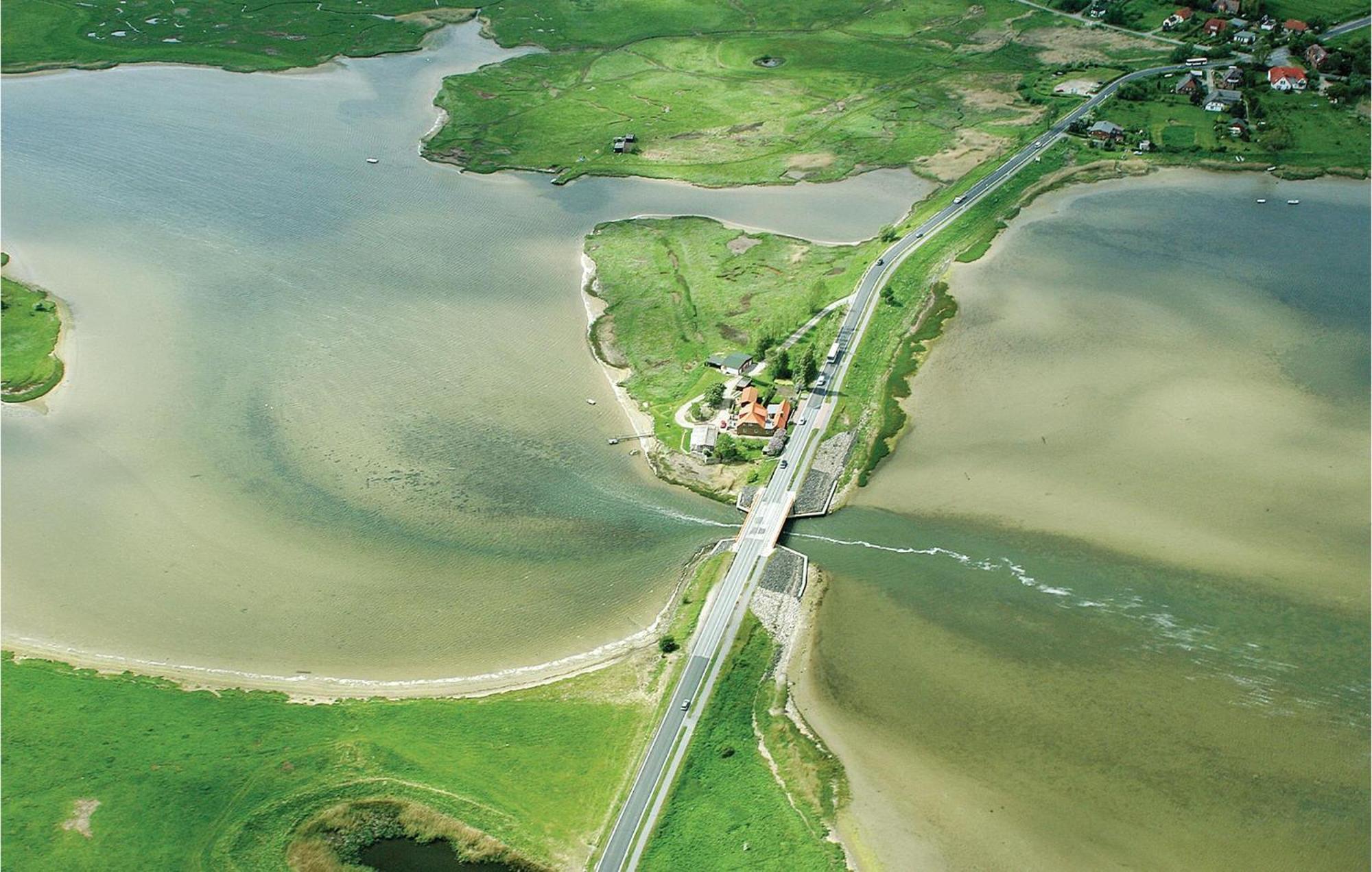 Nice Home In Insel Poel With House Sea View Extérieur photo